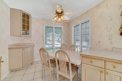 495 E Park Manor Court, Elmhurst, IL 60126 - Photo 10