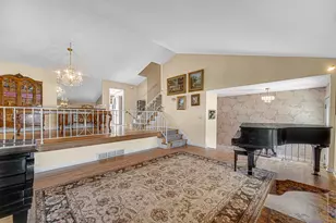 495 E Park Manor Ct, Elmhurst, IL 60126 - Photo 4