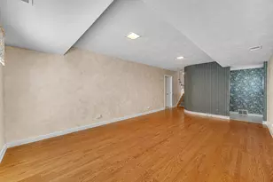 495 E Park Manor Ct, Elmhurst, IL 60126 - Photo 12
