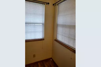 709B Burgess Drive #B, Utica, IL 61373 - Photo 4