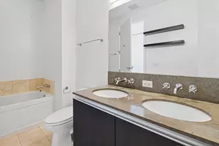 600 N Fairbanks Ct, Chicago, IL 60611 - Photo 10