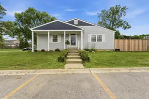 1811 Carlisle Ct, Schaumburg, IL 60194 - Photo 1