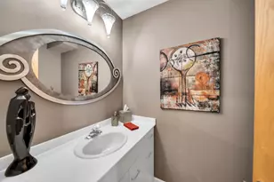 728 Price Ln, Deerfield, IL 60015 - Photo 18