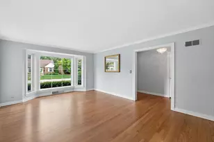 904 S 2nd Ave, Des Plaines, IL 60016 - Photo 2