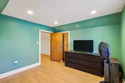 3234 W Haddon Avenue, Chicago, IL 60651 - Photo 24