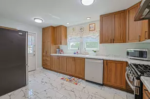 1429 Ridgeway Ave, Round Lake Beach, IL 60073 - Photo 14