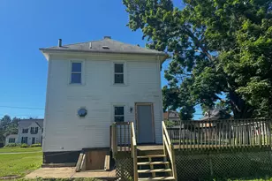 302 E Prospect St, Kewanee, IL 61443 - Photo 4