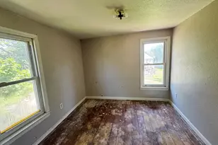 302 E Prospect St, Kewanee, IL 61443 - Photo 14