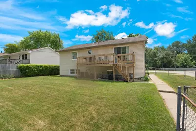 424 E Shorewood Road, Round Lake Beach, IL 60073 - Photo 24