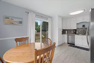 424 E Shorewood Rd, Round Lake Beach, IL 60073 - Photo 8