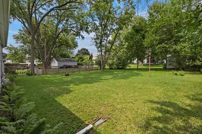 3906 Grove Avenue, McHenry, IL 60050 - Photo 16