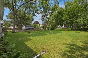 3906 Grove Ave, McHenry, IL 60050 - Photo 16