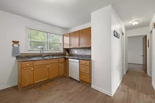 3906 Grove Ave, McHenry, IL 60050 - Photo 6