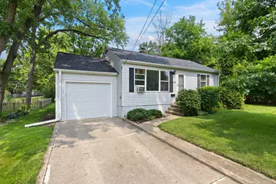 3906 Grove Avenue, McHenry, IL 60050 - Photo 1