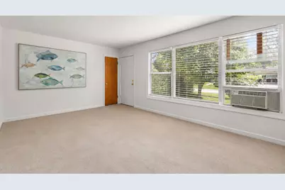 3906 Grove Avenue, McHenry, IL 60050 - Photo 2