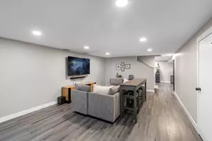 1470 S Tyler Rd, Saint Charles, IL 60174 - Photo 14