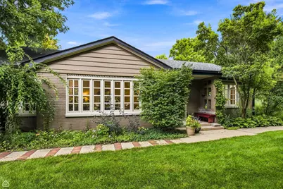 901 Cherokee Road, Wilmette, IL 60091 - Photo 2