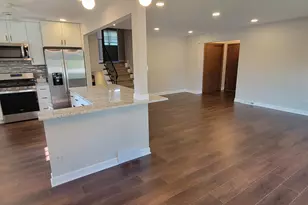 608 Trent Ln, Schaumburg, IL 60193 - Photo 6