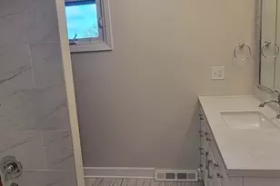 608 Trent Ln, Schaumburg, IL 60193 - Photo 8