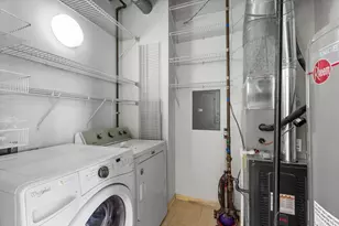 939 W Huron St, Chicago, IL 60642 - Photo 8