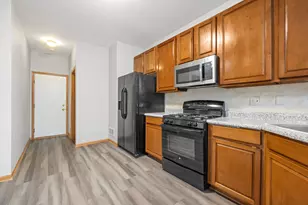 2247 Stoughton Dr, Aurora, IL 60502 - Photo 14