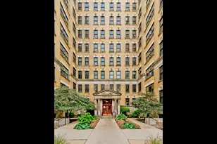 559 W Surf St, Chicago, IL 60657 - Photo 2
