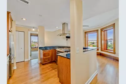 559 W Surf Street #500, Chicago, IL 60657 - Photo 10