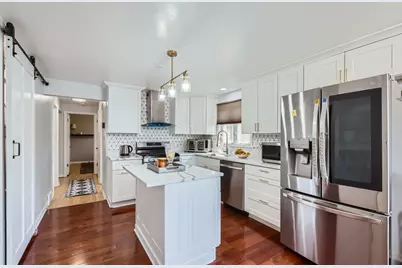 11246 S Whipple Street, Chicago, IL 60655 - Photo 4