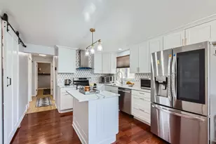 11246 S Whipple St, Chicago, IL 60655 - Photo 4