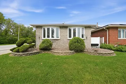 11758 S Avenue J, Chicago, IL 60617 - Photo 2