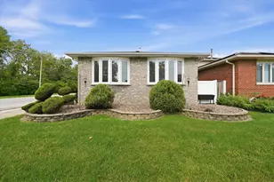 11758 S Ave J, Chicago, IL 60617 - Photo 2