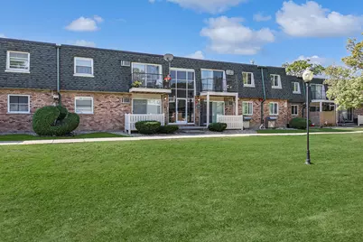 9954 S 84th Terrace #109, Palos Hills, IL 60465 - Photo 2