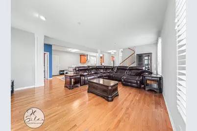 1410 Grand Pointe Boulevard, West Dundee, IL 60118 - Photo 16