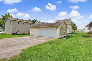 408 N State St, Gibson City, IL 60936 - Photo 4