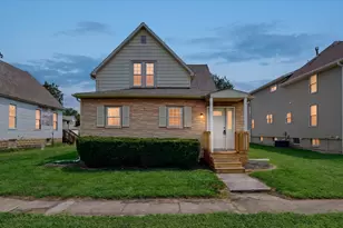 408 N State St, Gibson City, IL 60936 - Photo 2
