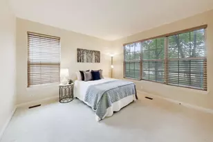 2587 Chestnut Ave, Glenview, IL 60026 - Photo 14