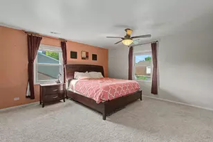 37 Yardley Ln, Schaumburg, IL 60194 - Photo 22