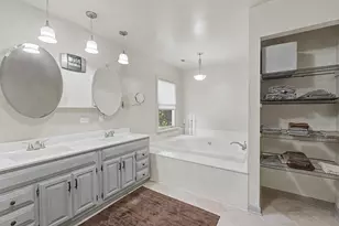37 Yardley Ln, Schaumburg, IL 60194 - Photo 26