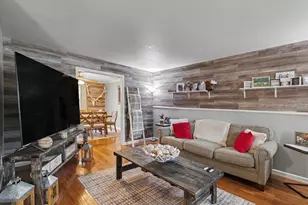 300 Gainesborough Ct, Monticello, IL 61856 - Photo 6