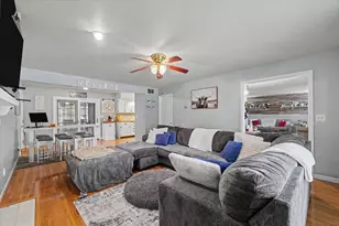 300 Gainesborough Ct, Monticello, IL 61856 - Photo 12