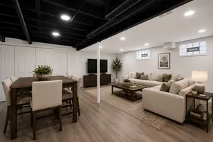 5730 S Oak Park Ave, Chicago, IL 60638 - Photo 8