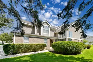 621 Citadel Dr, Westmont, IL 60559 - Photo 1