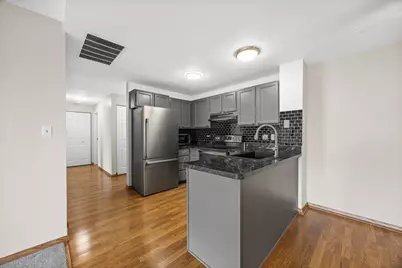 5400 Walnut Avenue #410, Downers Grove, IL 60515 - Photo 6