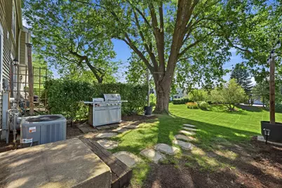 1996 Holbrook Lane, Hoffman Estates, IL 60194 - Photo 32