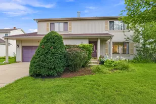 982 Valleyview Dr, Bartlett, IL 60103 - Photo 2