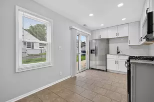 1721 Kelly Ave, Crest Hill, IL 60403 - Photo 8