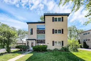 516 W Ida Ct, Mount Prospect, IL 60056 - Photo 1