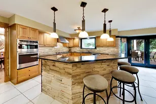 933 Spindletree Ave, Naperville, IL 60565 - Photo 6