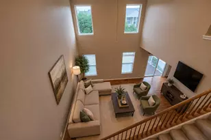 978 Oak Ridge Blvd, Elgin, IL 60120 - Photo 4