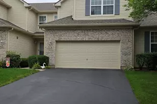 978 Oak Ridge Blvd, Elgin, IL 60120 - Photo 1